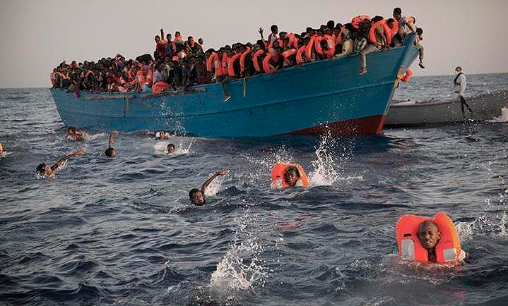 Situación tensa frente a las costas de Libia, de donde siguen afluyendo migrantes
