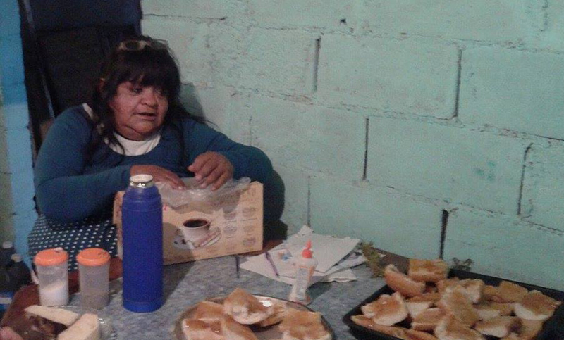 Encontró 550 dólares en un pantalón donado y los devolvió
