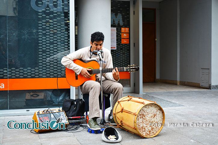Artistas callejeros en la Peatonal Córdoba