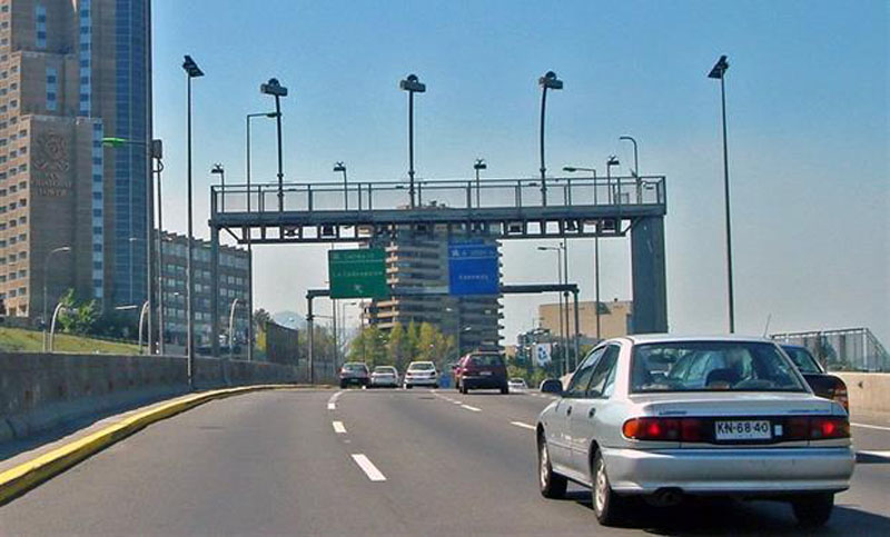 El gobierno evalúa que el cobro de peajes sea electrónico y sin cabinas