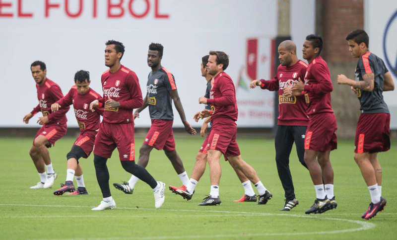 Perú se entrenó con plantel completo y espera por Argentina
