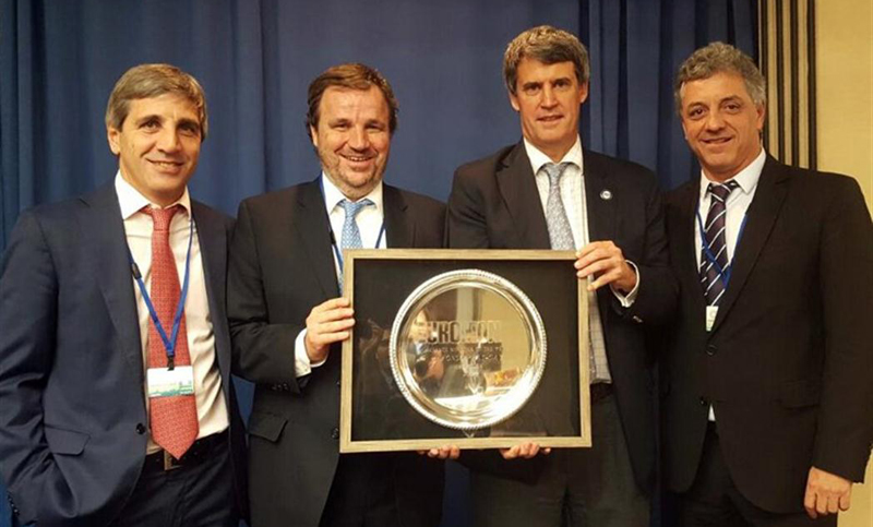 Prat Gay recibió el premio al ministro de finanzas del año