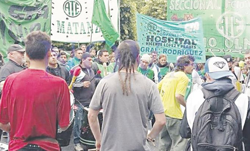 Nueva estocada de gremios a la gestión de Vidal
