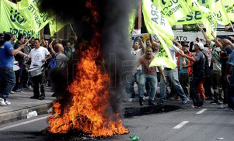 Buenos Aires: Trabajadores tercerizados protestaron frente a la sede de Telefónica
