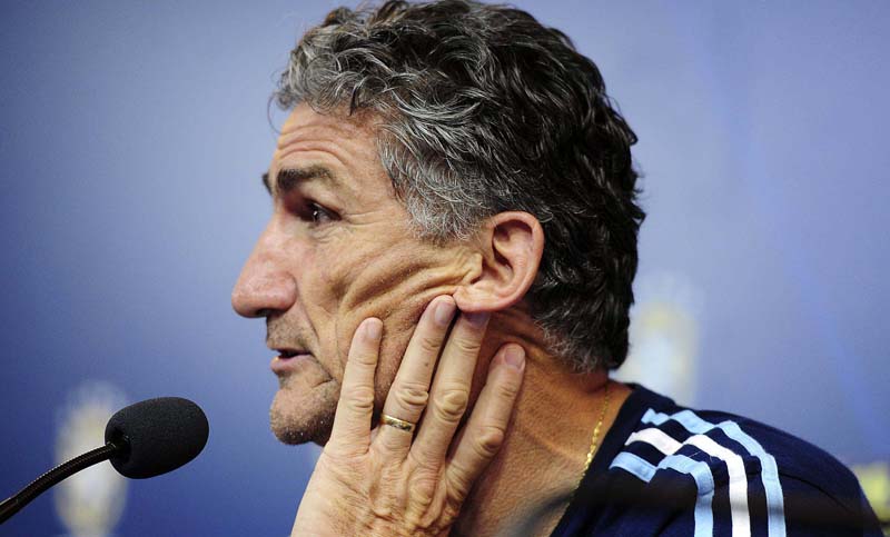 Edgardo Bauza confirmó a los once titulares que enfrentarán a Brasil