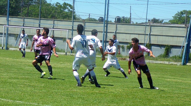 Tiro Federal ganó, sigue puntero y clasificó a la segunda ronda