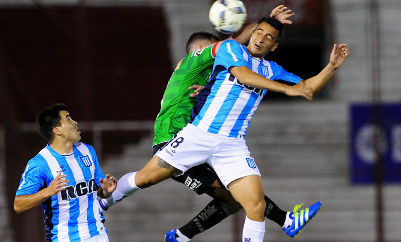 Racing ganaba pero Huracán empató sobre la hora, con un gol polémico