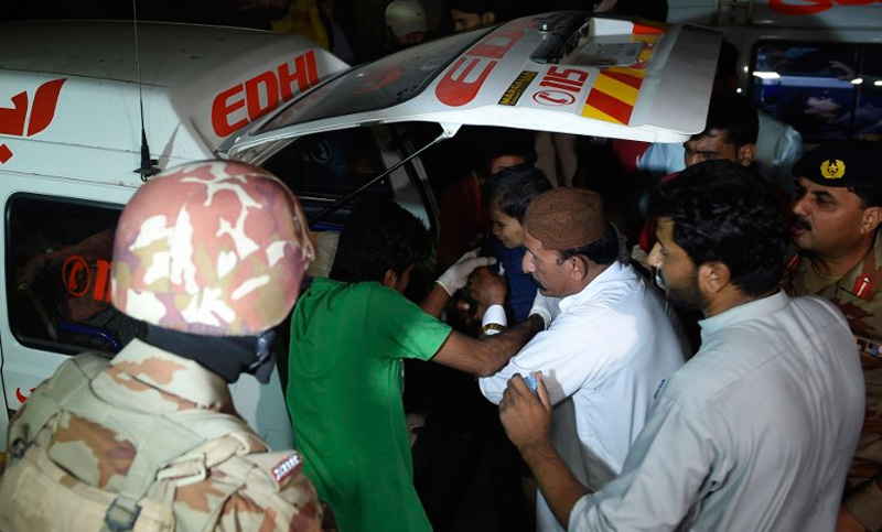 Ataque suicida en un templo Pakistaní dejó 52 muertos y un centenar de heridos