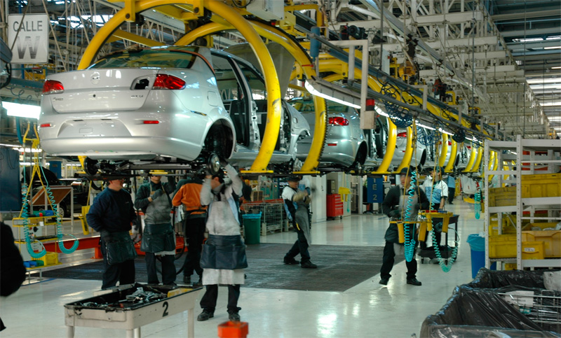 Baja la producción en la industria automotriz y anticipan suspensiones