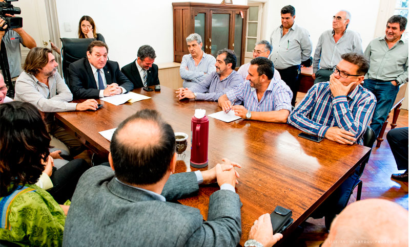 Avances en la negociación entre autoridades y trabajadores municipales