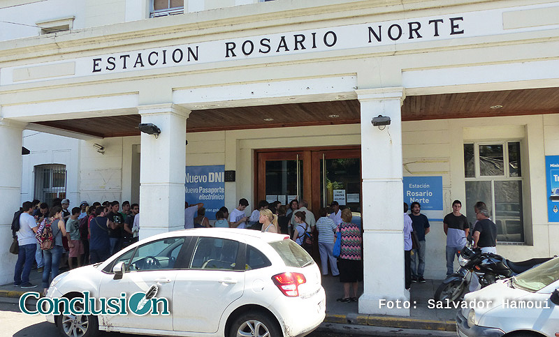 Los rosarinos copan la Estación Norte en busca de un pasaje a Tucumán