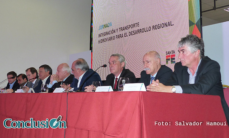 Seis provincias debatieron en Rosario el futuro de la hidrovía Paraguay-Paraná