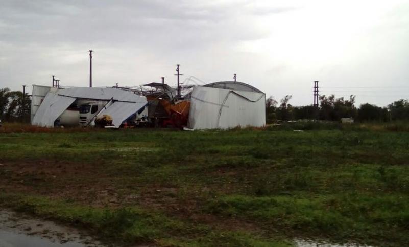 Una localidad del sur de Córdoba, destrozada por un fuerte temporal de vientos, lluvia y granizo