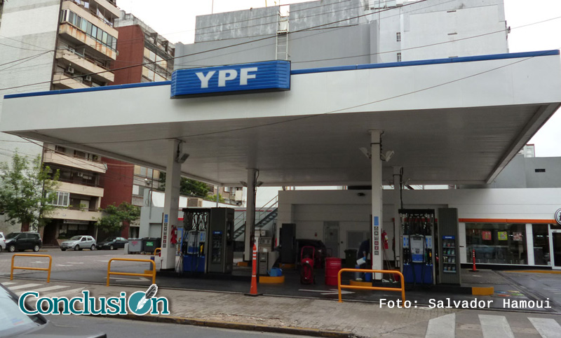 La que faltaba: YPF subió sus combustibles un 3%, como sus competidores