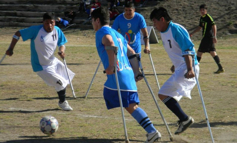 La selección de fútbol de amputados jugará en Empleados de Comercio