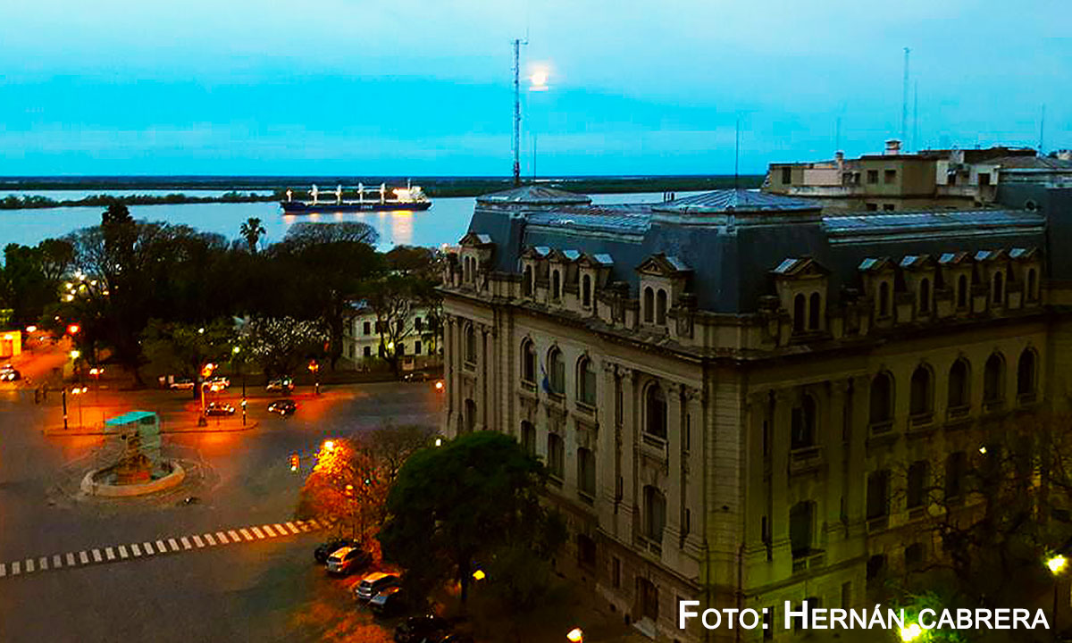 Anochece en Rosario…