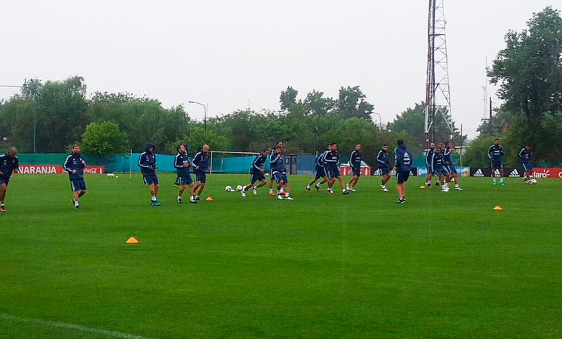 La selección argentina entrenó en Ezeiza con vistas al choque ante Colombia