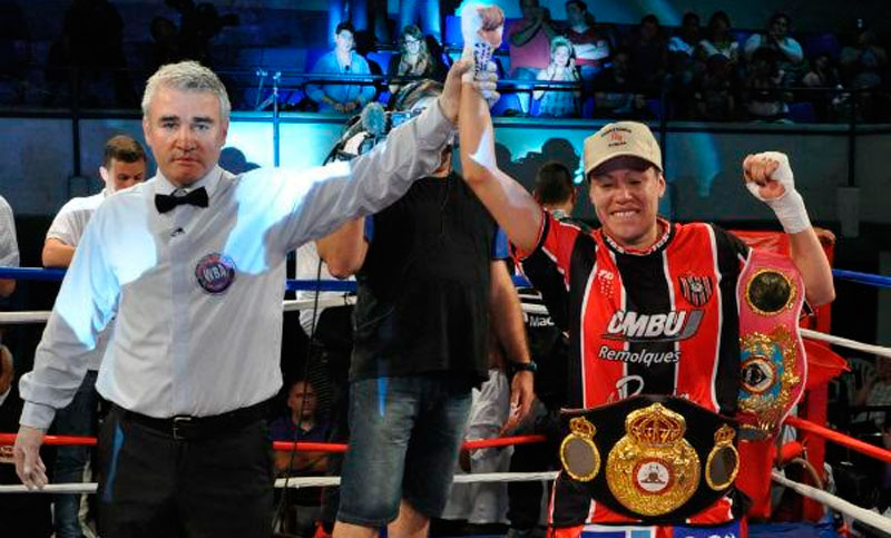 Boxeo: Monita Esteche, nueva tricampeona mundial