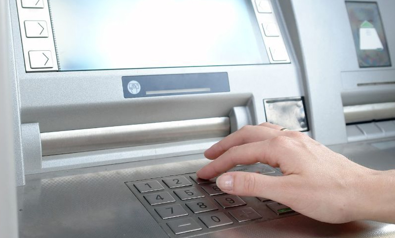 Menores de edad podrán tener caja de ahorro y tarjeta de débito