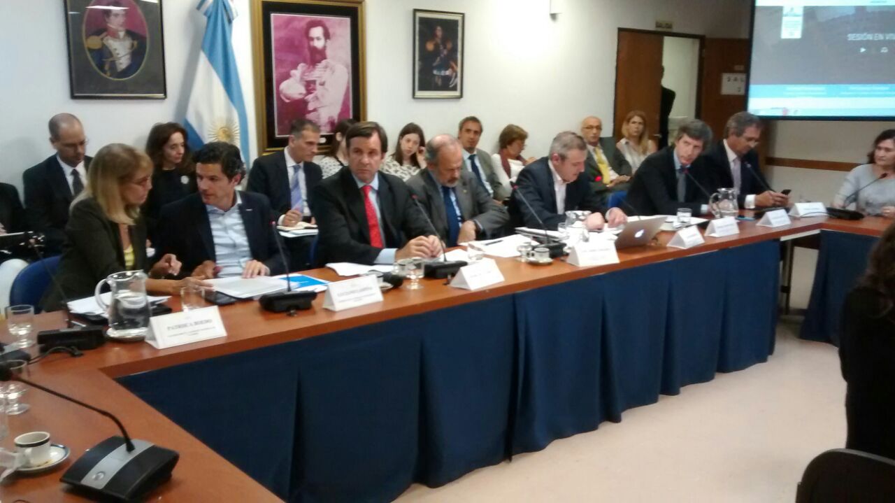 El ministro Luis Caputo no concurrirá al Congreso