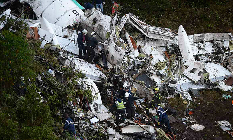 Las imágenes de la tragedia aérea que transportaba al equipo de Chapecoense