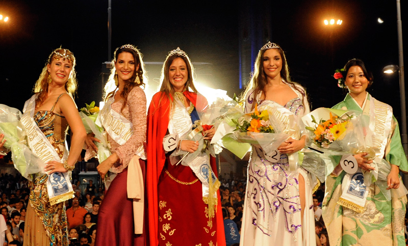 ¡Hay reina! Fiesta de Colectividades coronó a la representante de Grecia