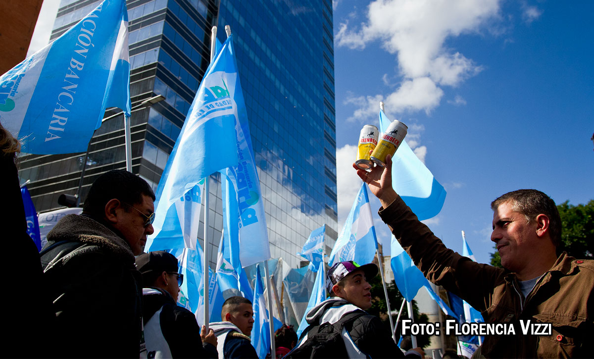 Cómo llamara la atención en medio de una concurrida protesta…