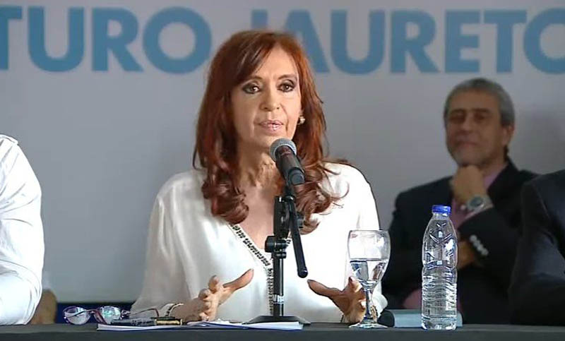 «Estados Unidos está buscando a alguien que rompa con el establishment económico»