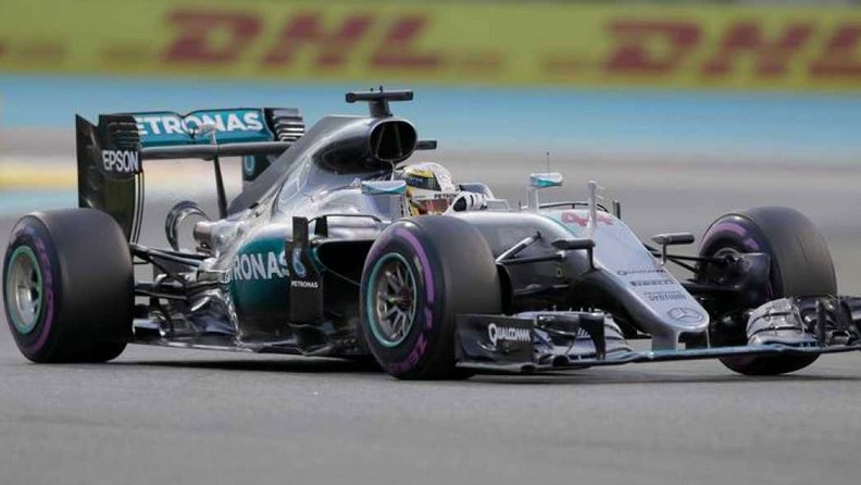 Hamilton ganó la pole, en el decisivo gran premio de Abu Dabi