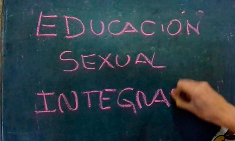 La lucha por la Educación Sexual Integral se hace sentir con un “Agitazo” en Rosario