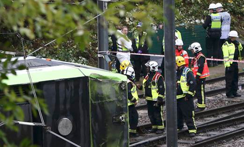 Al menos 5 muertos y 51 heridos en un accidente de tren en Londres