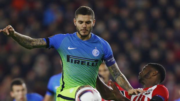 Mauro Icardi anotó un gol, pero Inter quedó al borde de la eliminación