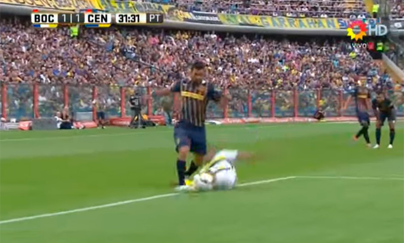 Polémica gigante en la Bombonera: ¿hubo penal sobre Ferrari?