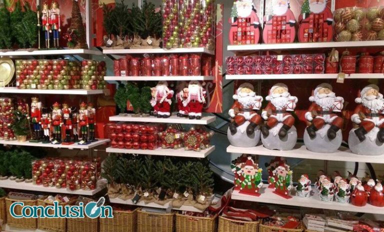 Con más expectativa que demanda arrancó venta de productos navideños