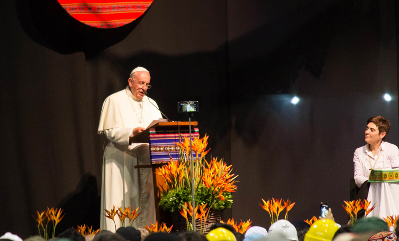 Con presencia rosarina, el Papa dialogó con cartoneros de Movimientos Populares