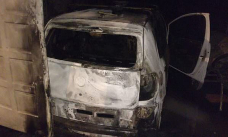 Incendiaron la casa del prefecto que cometió dos femicidios en Paraná
