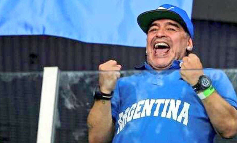 Maradona: «Lo único que le pido a Dios es que Macri llegue como presidente a cortar el pan dulce”