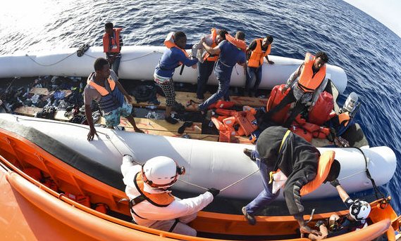 Al menos 110 migrantes desaparecidos tras un nuevo naufragio frente a Libia