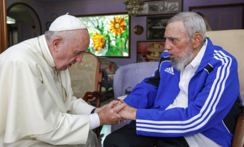 Francisco mostró su «pesar» por la «triste noticia» de la muerte de Fidel Castro