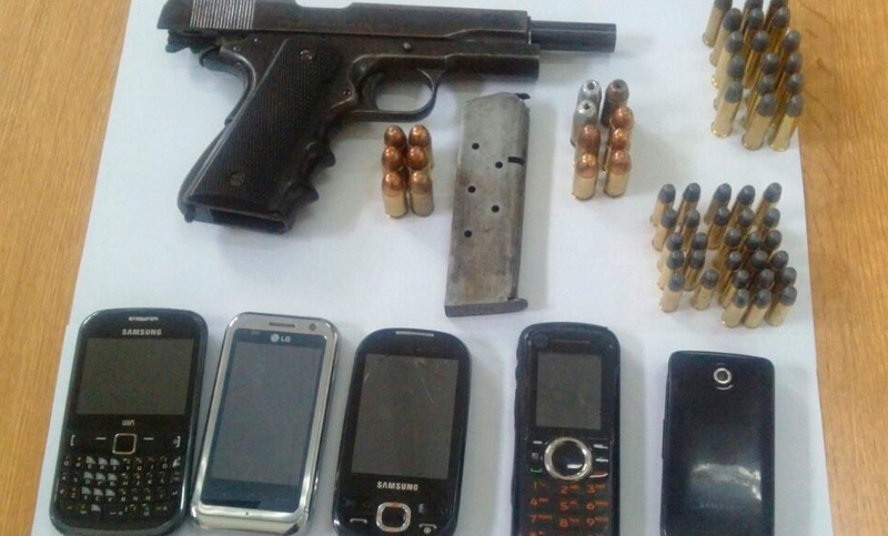 Secuestran armas y detienen a un sospechoso de homicidio en allanamientos de la PDI