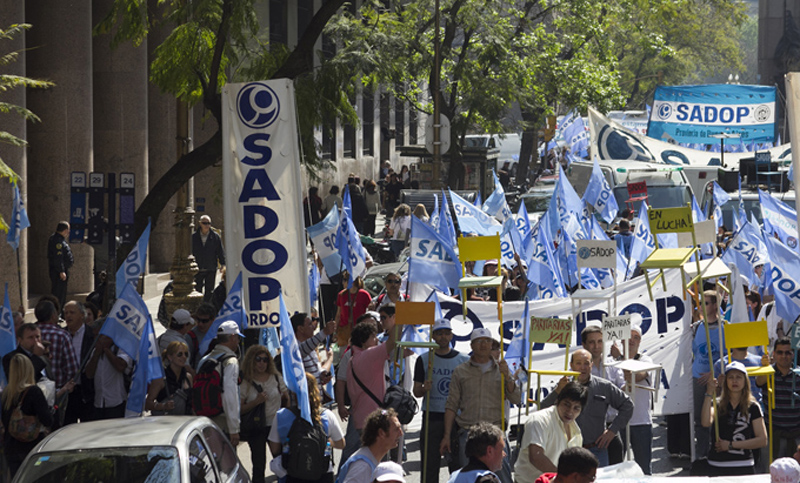 Sadop convocará a un paro general si se veta el proyecto de ley de Emergencia Social