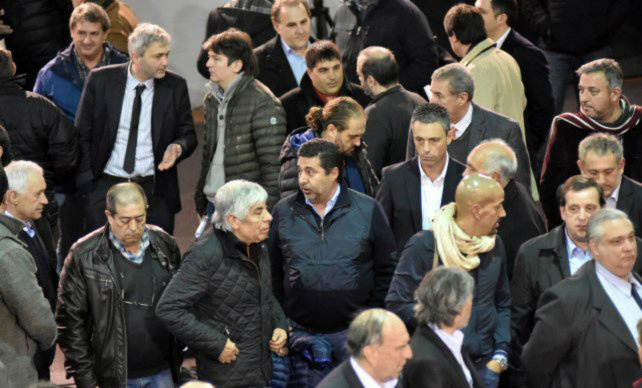 Los clubes de primera división en estado de alerta por falta de pago