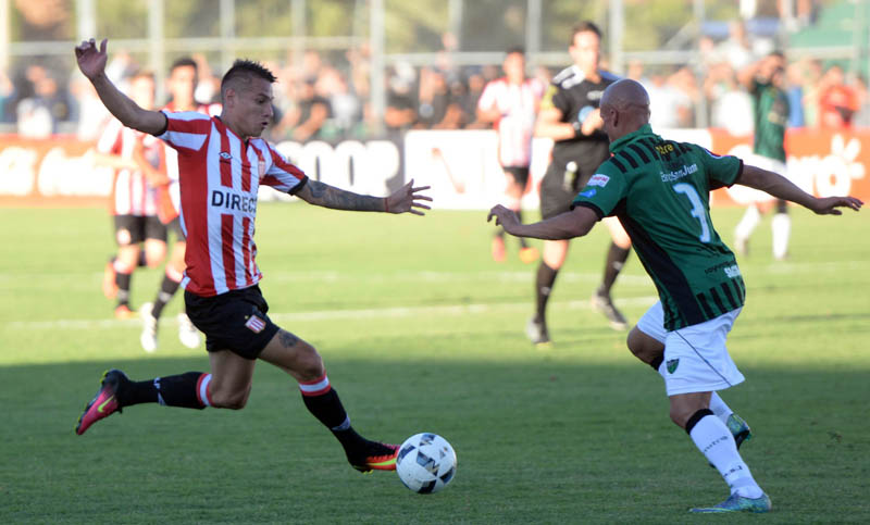 Estudiantes resignó la punta y Banfield consiguió su cuarto triunfo al hilo