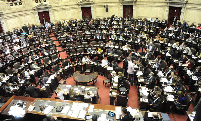 Senadores y Diputados se trabaron en un conflicto de poderes