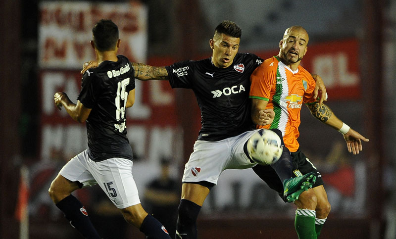 Banfield derrotó a Independiente y acumula 5 victorias al hilo
