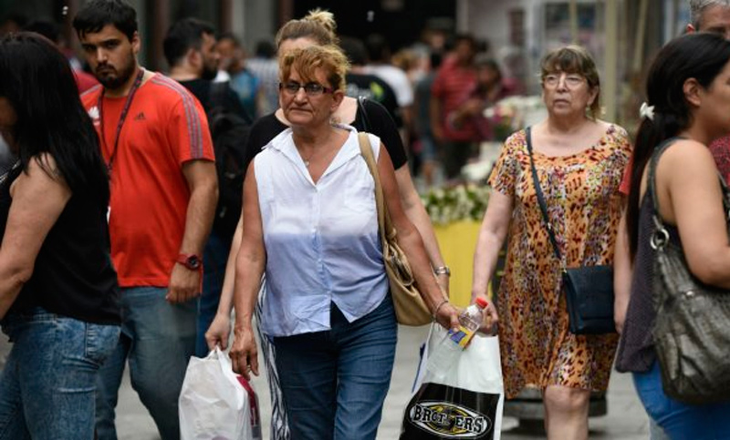 Los bolsillos flacos de los rosarinos impactan en las ventas navideñas