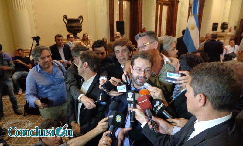 Kicillof: “Si quieren reactivar el consumo deben rediseñar un impuesto a las ganancias más justo”