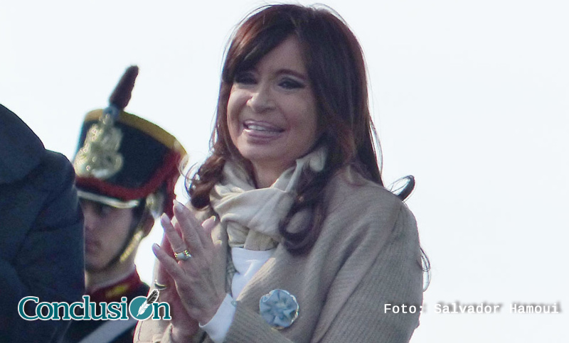 Cristina Kirchner lidera una encuesta para la senaduría nacional