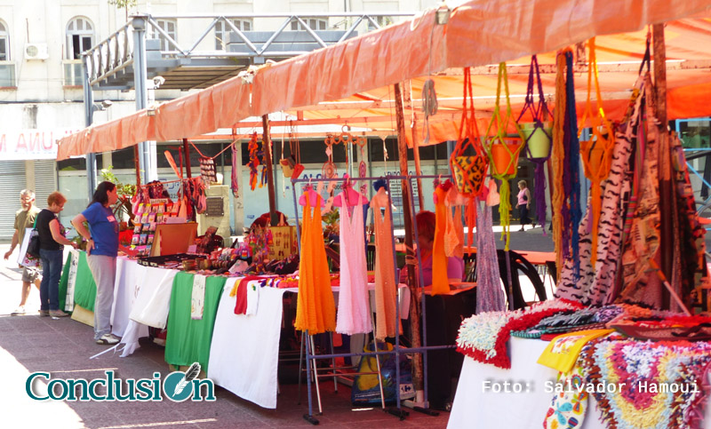 Feria Economía Solidaria en la Plaza Montenegro