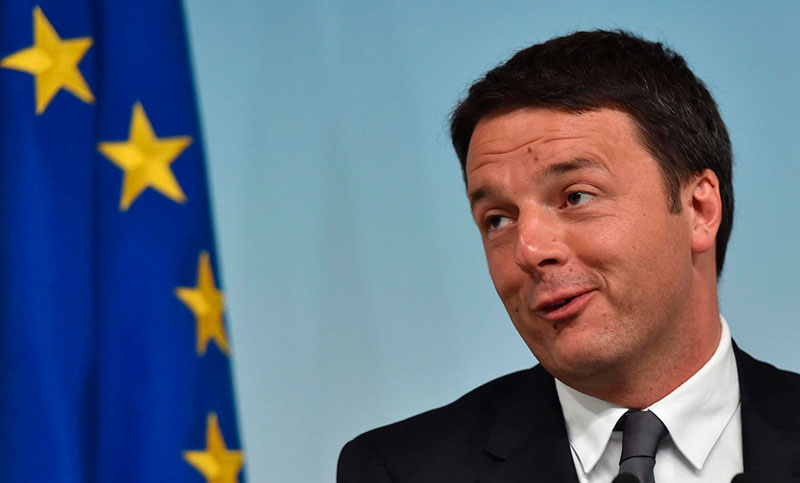 Ministro de Renzi advierte a Berlusconi: el «no» que promovió en el referéndum podría perjudicarlo